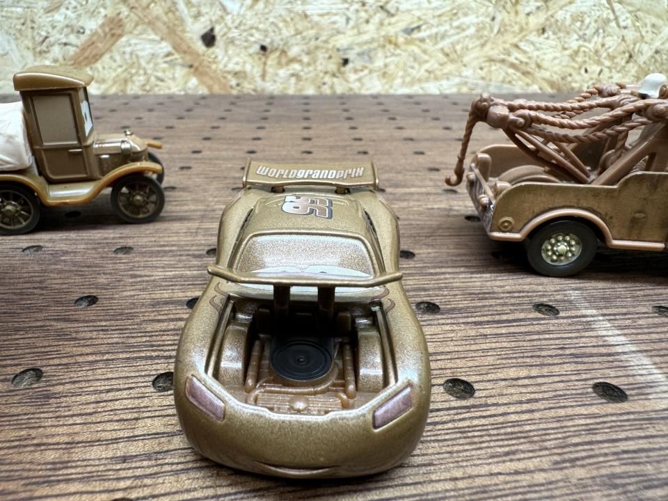TIME TRAVEL MATER RADIATOR SPRINGS BEGINNINGS GIFT PACK 2013