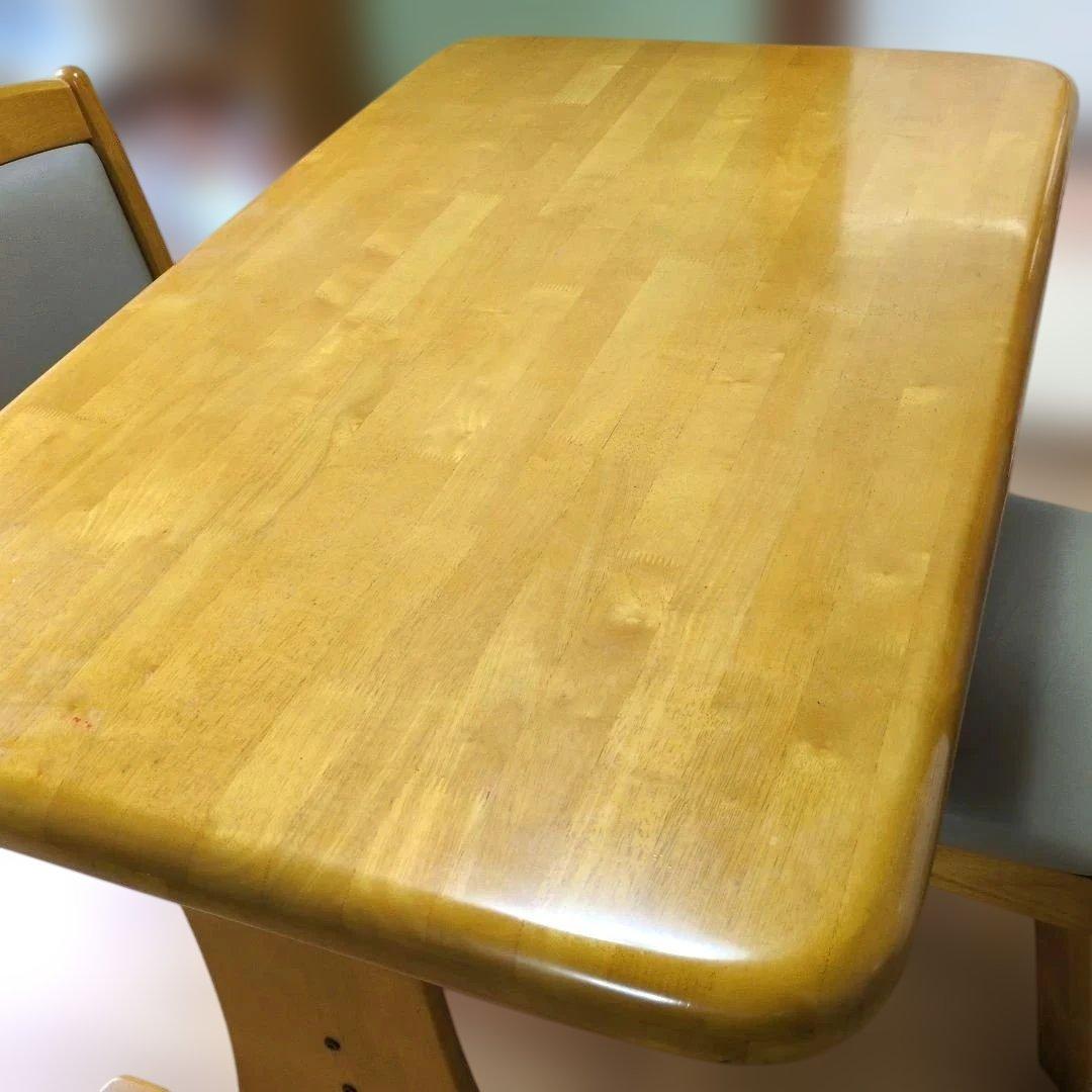 ダイニングテーブル 121×76（回転椅子2脚は別売）