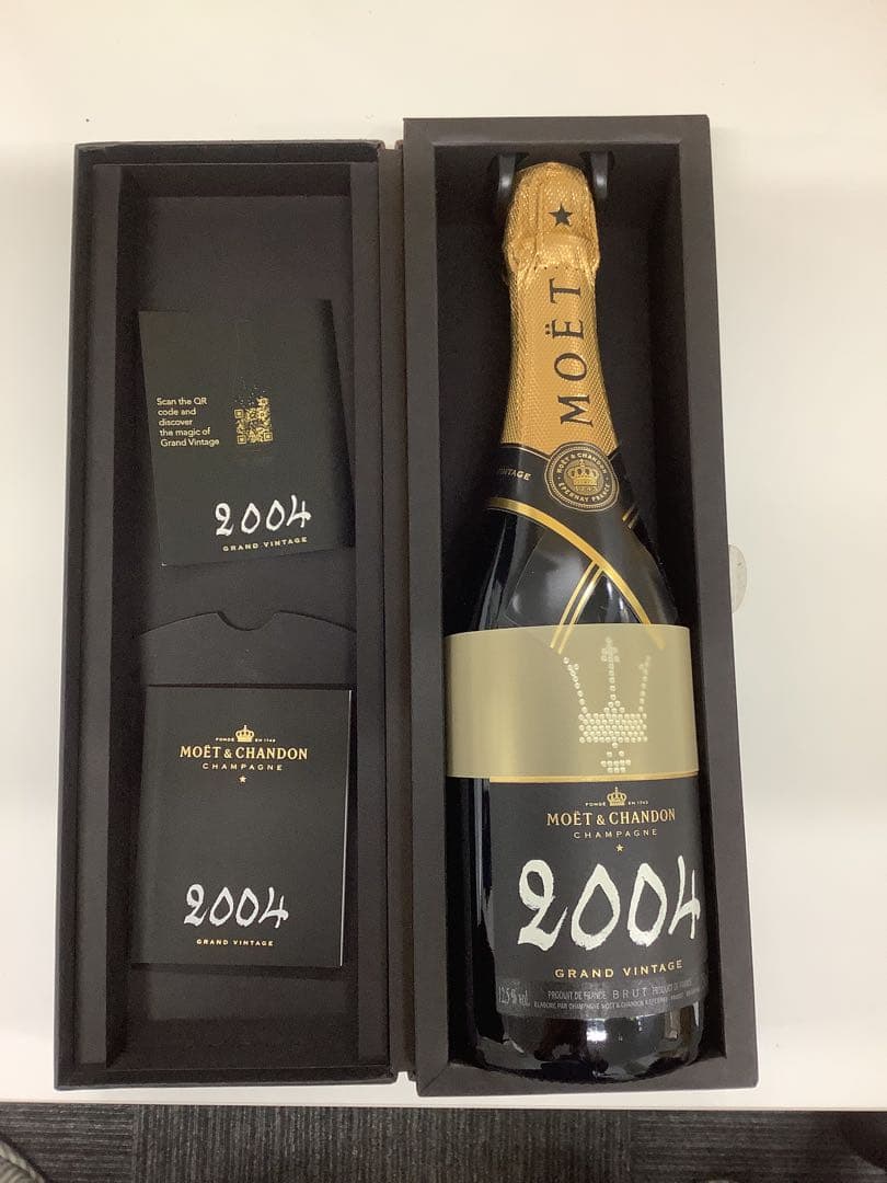 シャンパン MOET&CHANDON GRAND VINTAGE 2004★ BUY] 2004 | Moët & Chandon | Grand Vintage Brut at CaskCartel.com